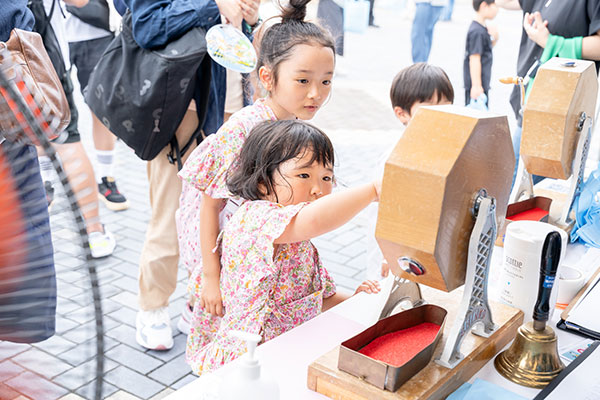 福島の特産品が当たる抽選会の様子1